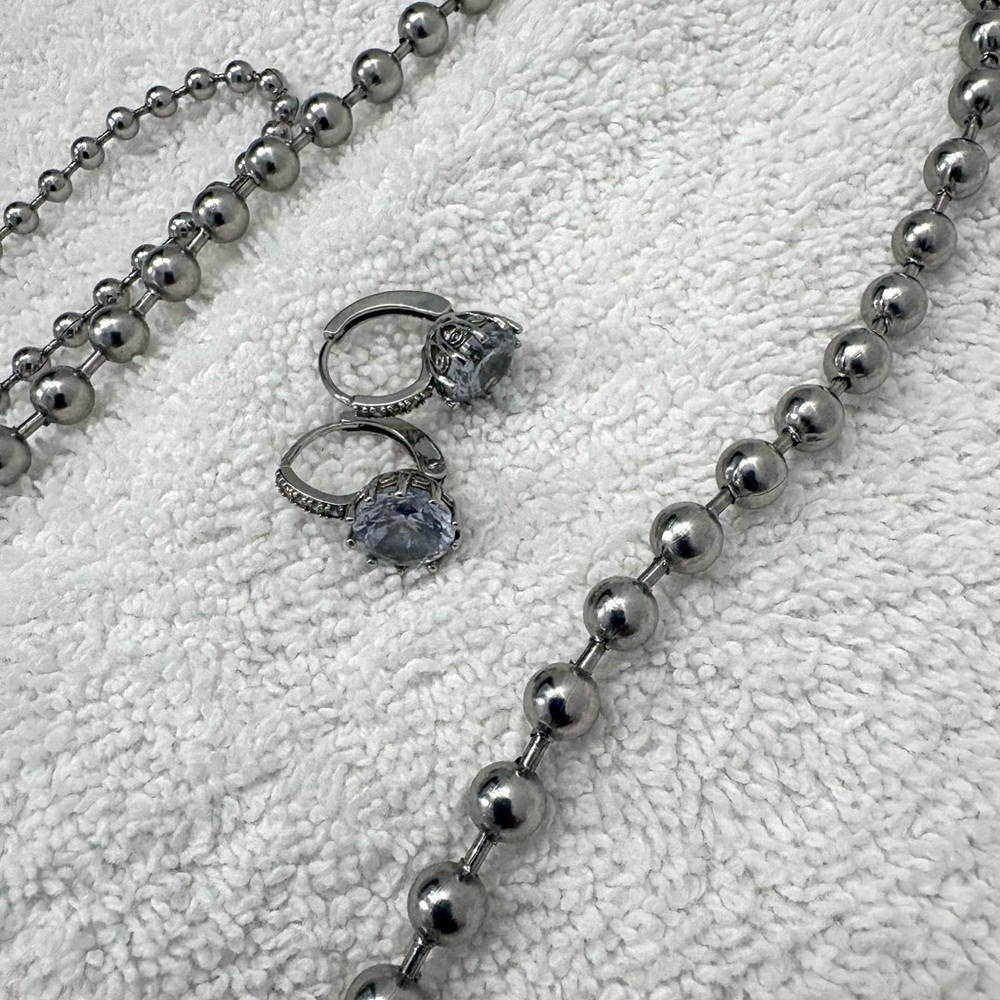 Jewelry Set - Picture 2 of 5